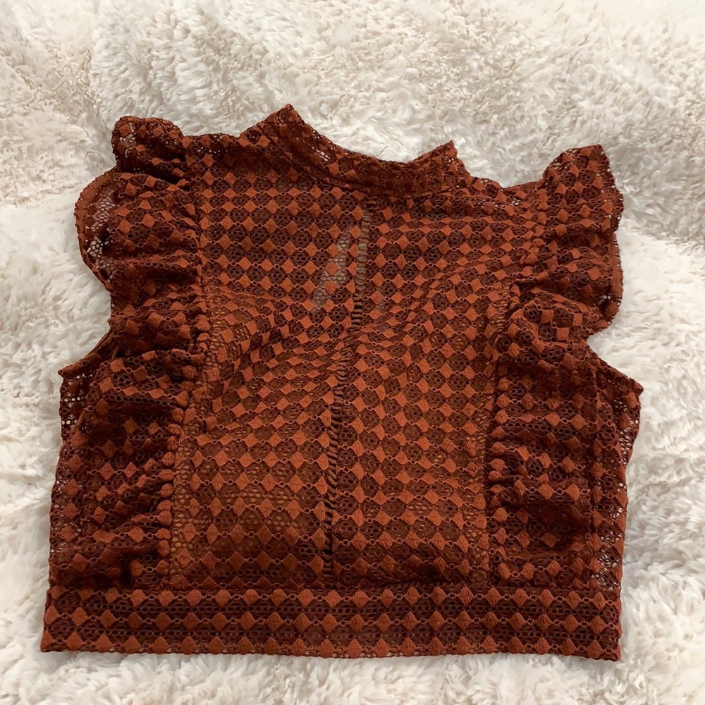 Laced crop-top